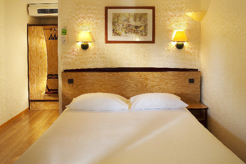 Campanile Calais Hotel Eksteriør billede